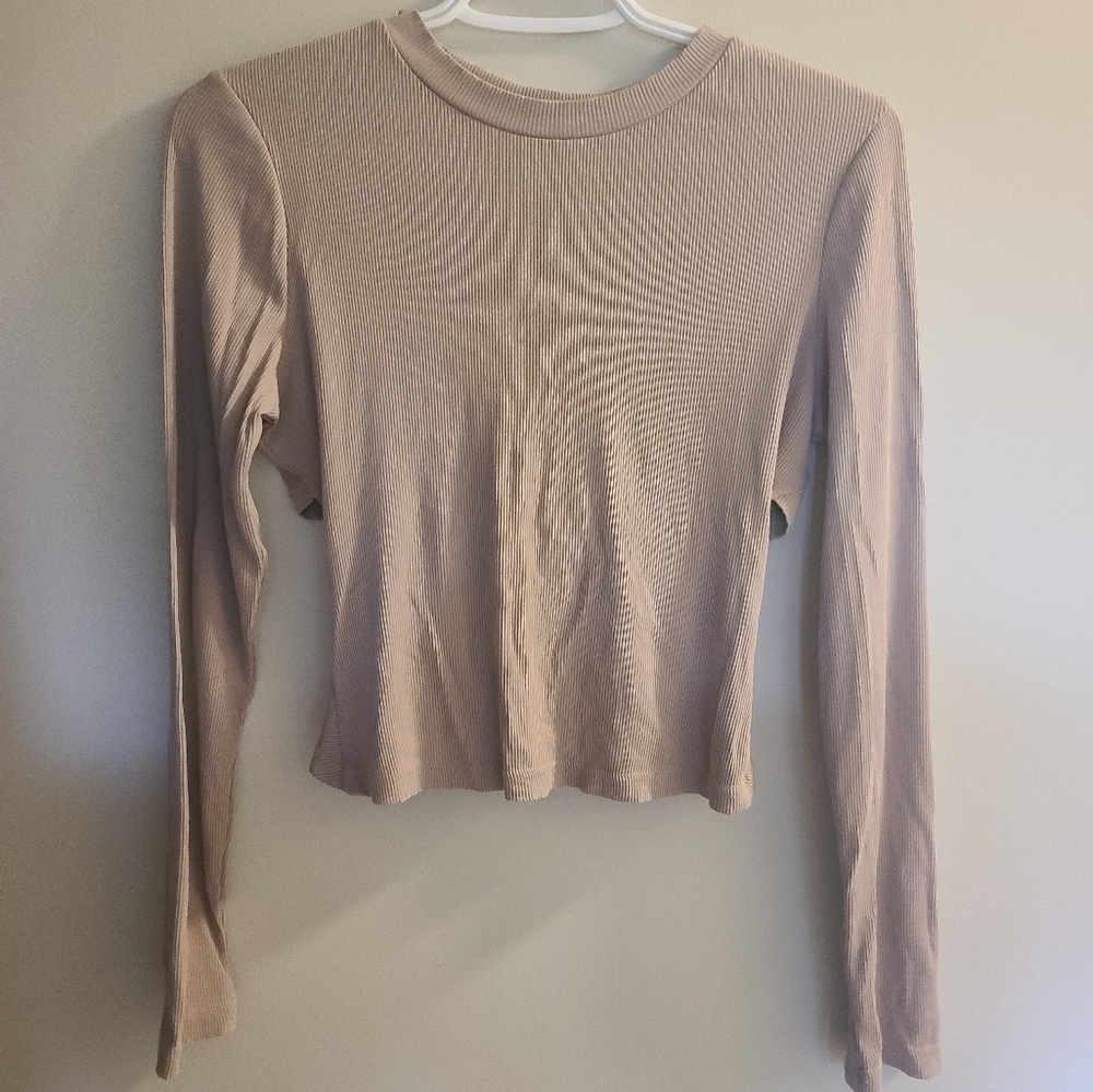 🦄 Illa Illa Long Sleeve Open/twist Back Top